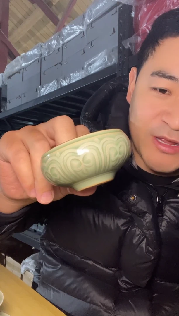 瑕疵「俯」内外双刻莲瓣金钵1只