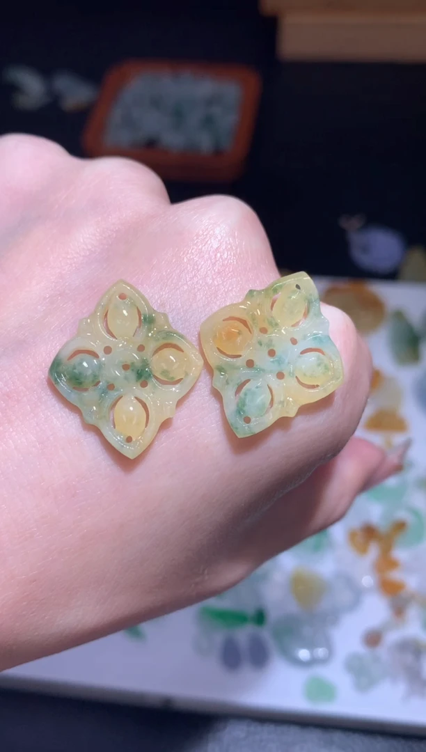 未镶嵌定制翡翠一对仿古耳坠
