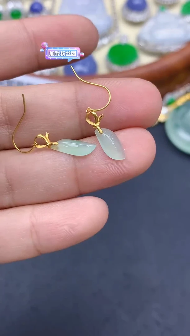 18K金镶嵌翡翠耳饰298人+