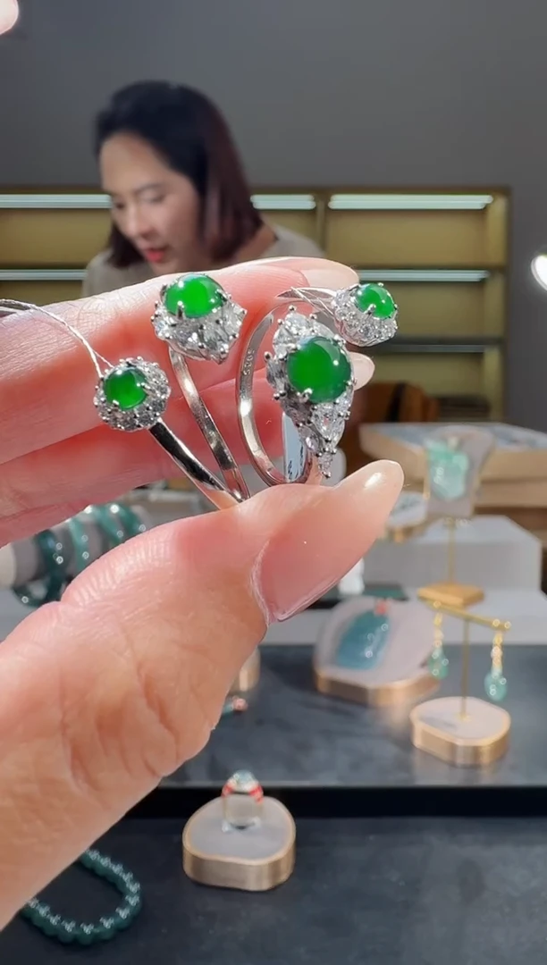 翡翠戒指银S925镶嵌戒指纯天然A货翡翠（多样性发其一）