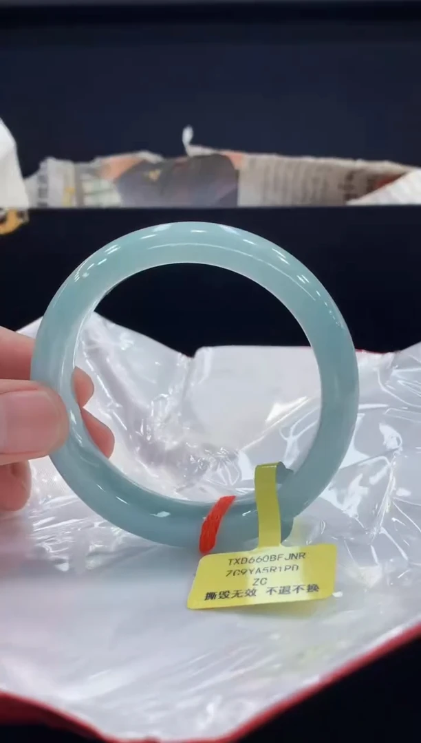 未镶嵌手镯翡翠翡翠手镯