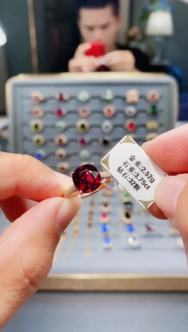 18K金镶嵌戒指碧玺3.75.