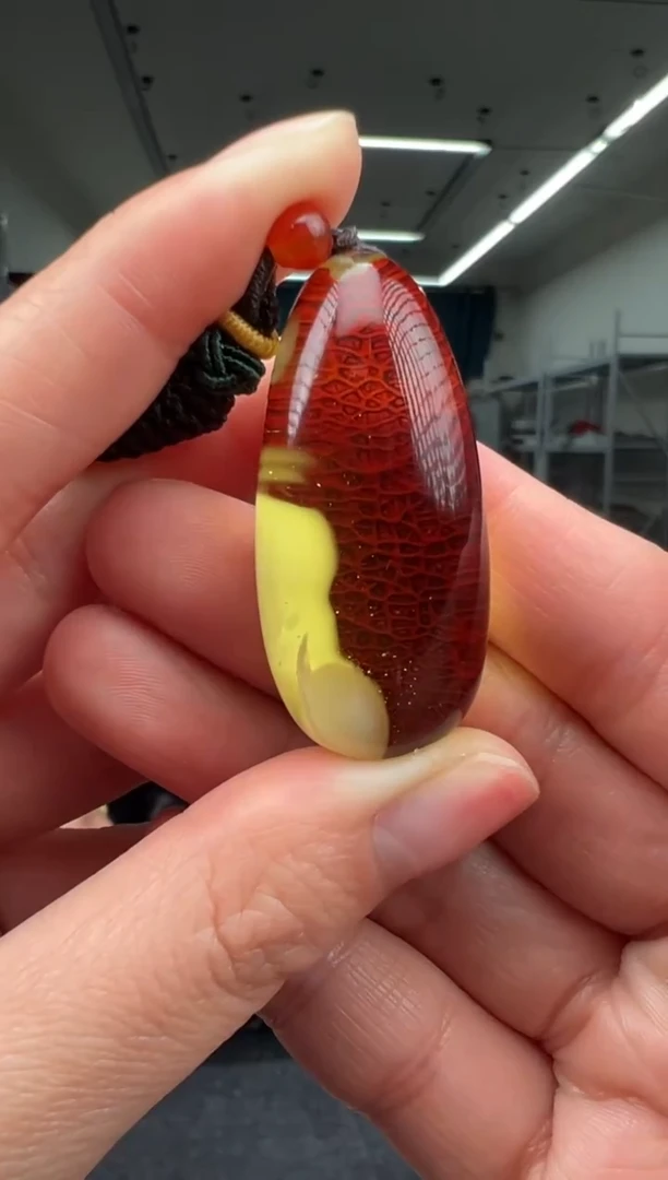 琥珀颈饰未镶嵌吊坠