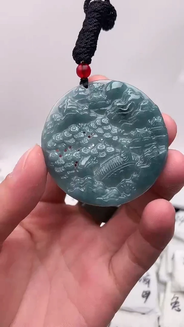 翡翠未镶嵌颈饰山水牌