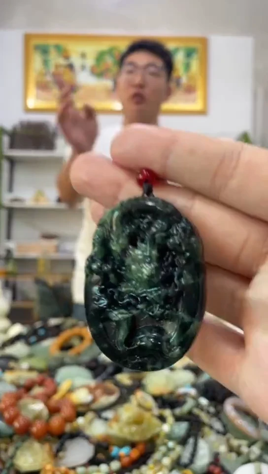 未镶嵌岫玉吊坠