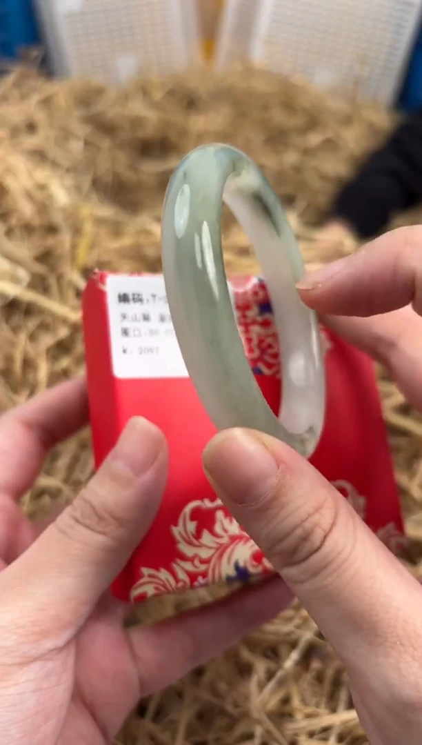 未镶嵌手镯石英质玉T-3222