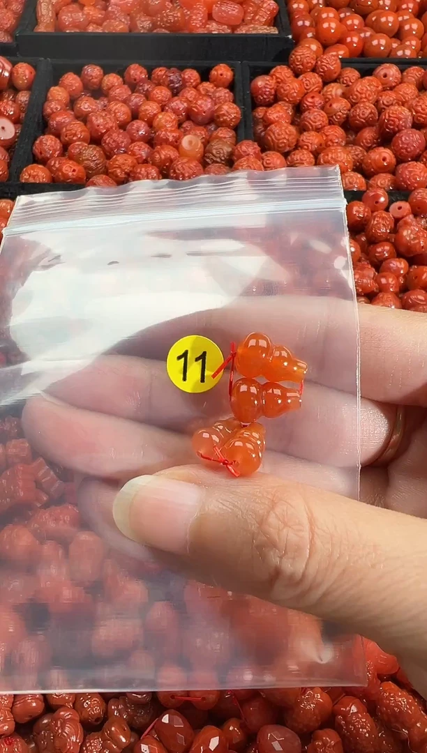 颈饰未镶嵌南红玛瑙1