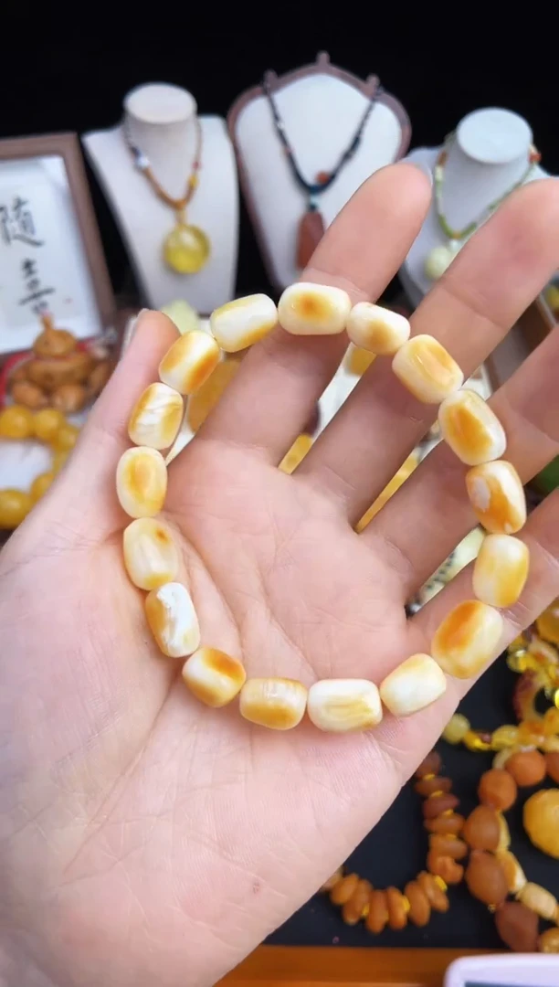未镶嵌琥珀珠宝奇石柒月