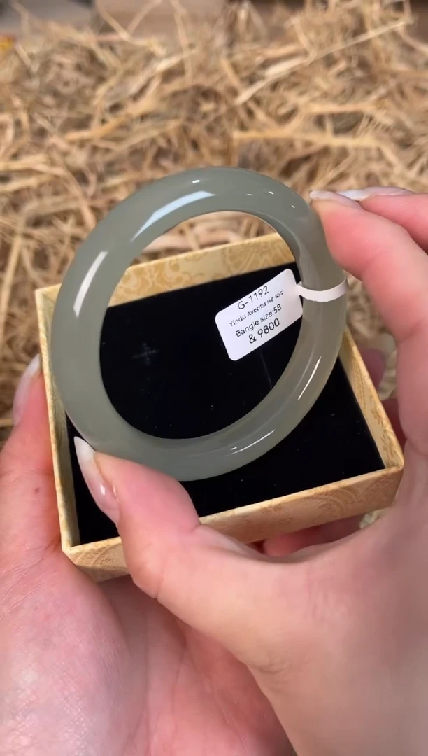 未镶嵌手镯石英质玉G-1192