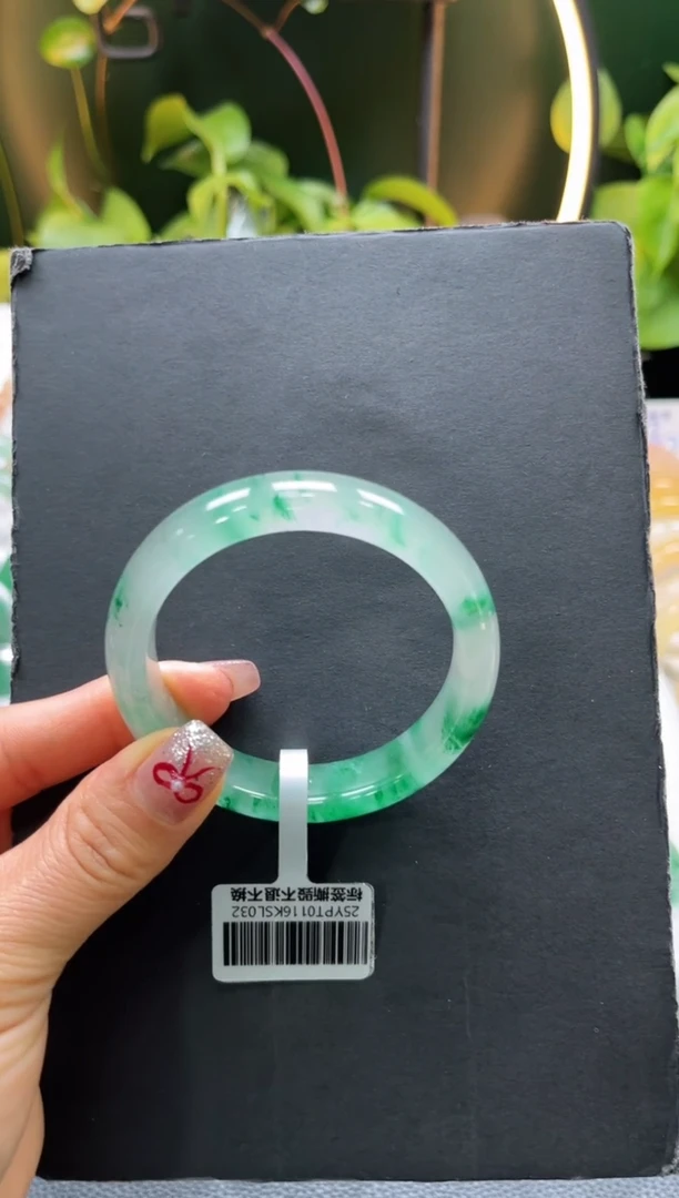 【闪购商品】石英质玉手镯未镶嵌+53.4+艳艳