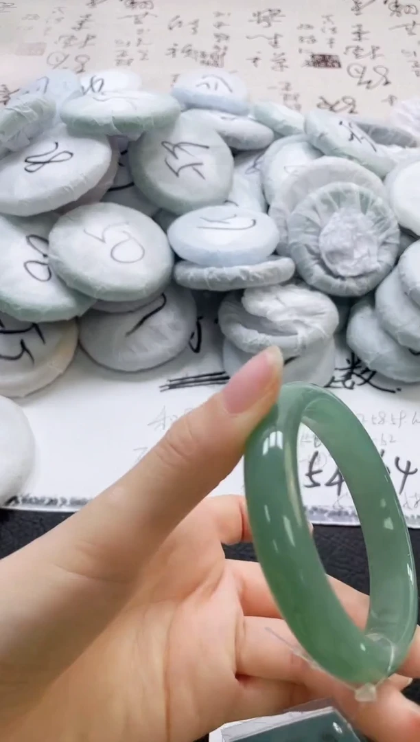 未镶嵌手镯石英质玉265-58