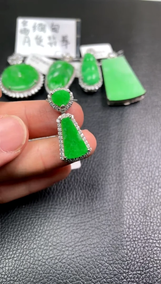 【闪购商品】翡翠吊坠(不含链)银S925镶嵌吊坠