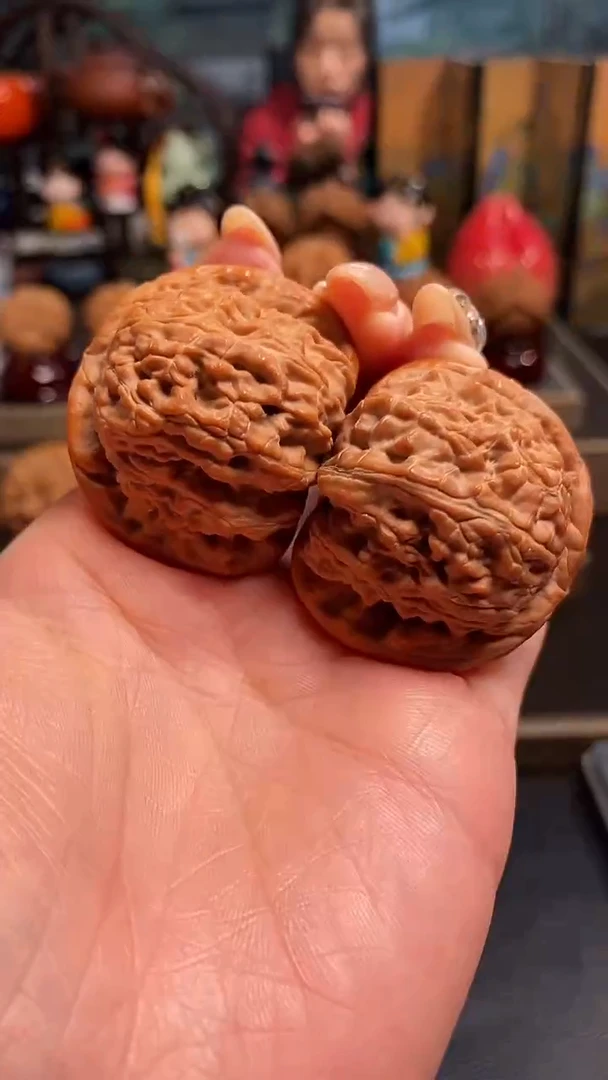 【闪购商品】文玩核桃把件H449白狮子42