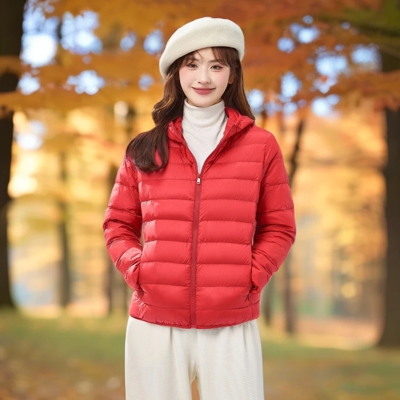 AMI女装轻薄短款连帽羽绒服女2025新款轻便简约百搭女士短款连帽
