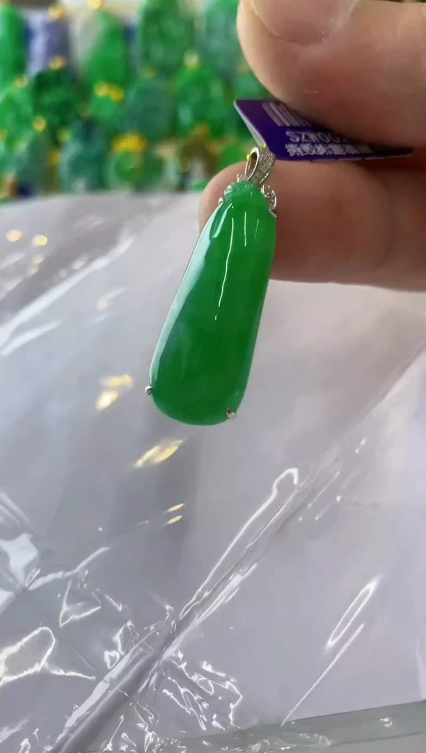 翡翠18K金镶嵌吊坠(不含链)挂件