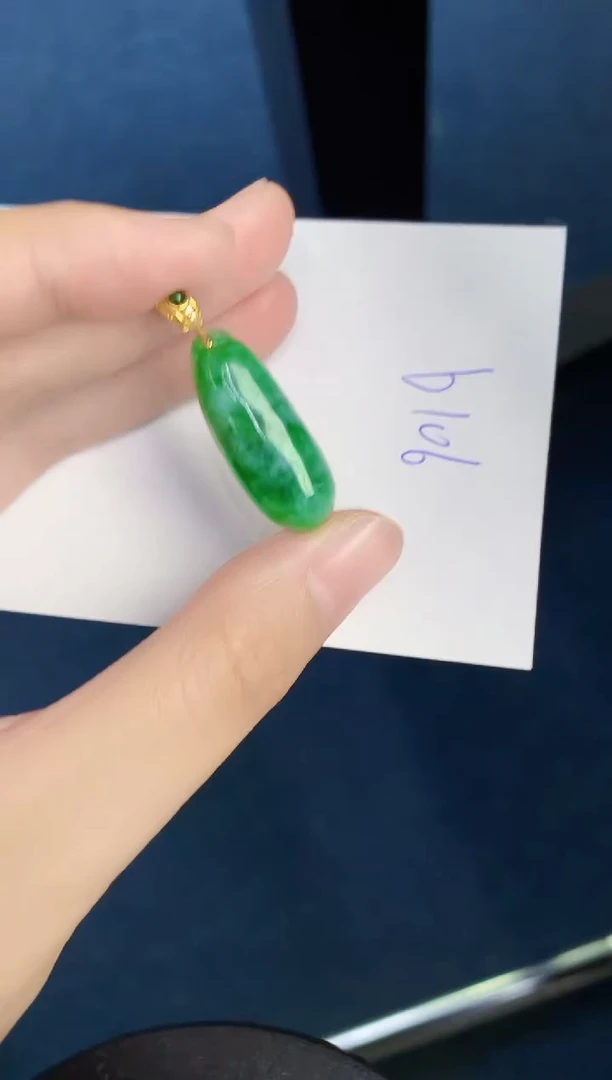 翡翠未镶嵌颈饰天然翡翠緬甸A貨