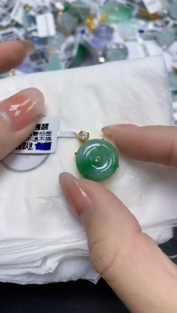 颈饰未镶嵌翡翠天然缅甸翡翠A货多样性发一件