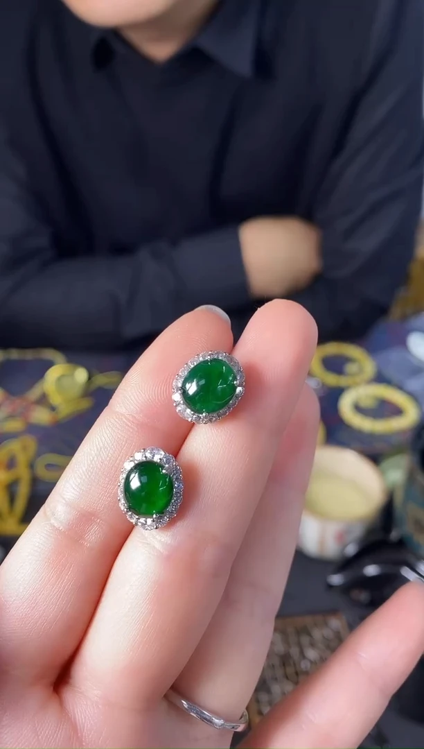 银S925镶嵌翡翠耳钉小*翡翠蛋面