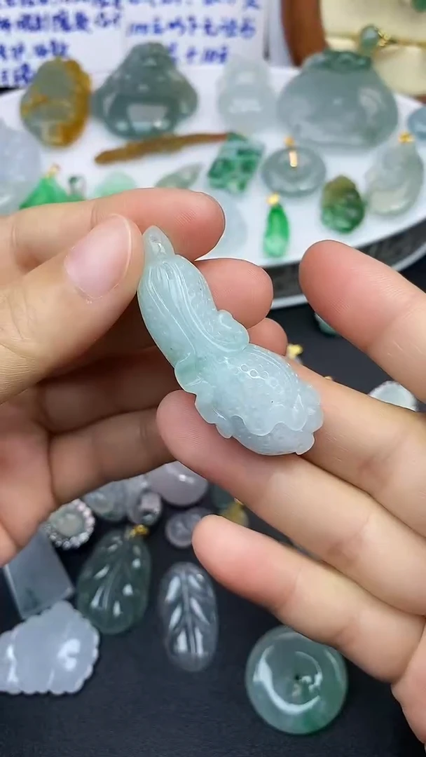 颈饰未镶嵌翡翠吊坠