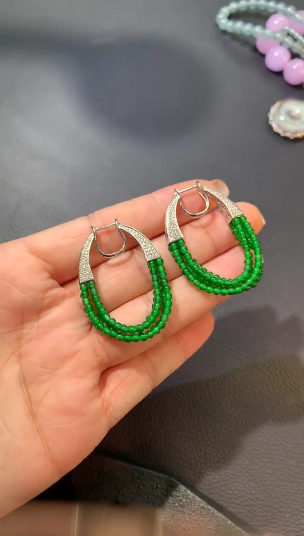 翡翠18K金镶嵌颈饰耳坠