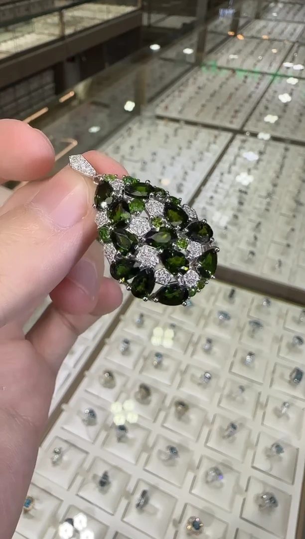 银S925镶嵌透辉石豪镶5*7mm吊坠