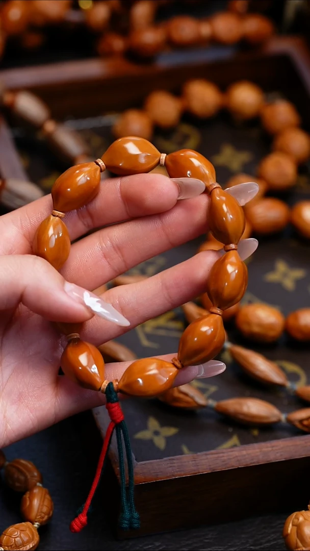 【闪购商品】橄榄核吊坠苏工橄榄核