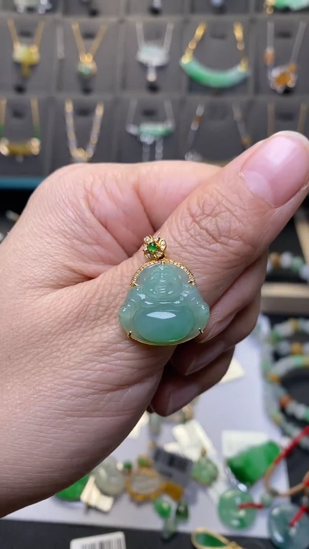 颈饰18K金镶嵌翡翠39396