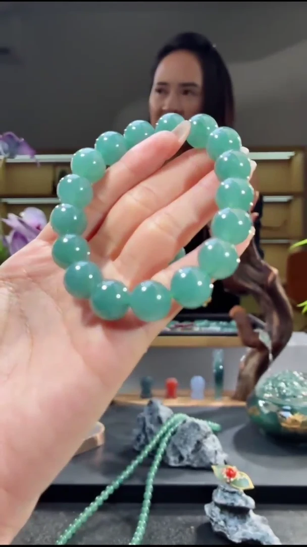 未镶嵌手串翡翠手串（多样性发其一）