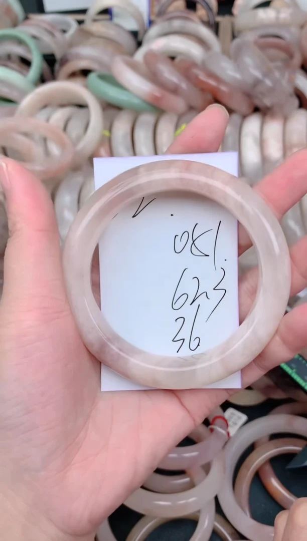 未镶嵌手镯石英质玉051
