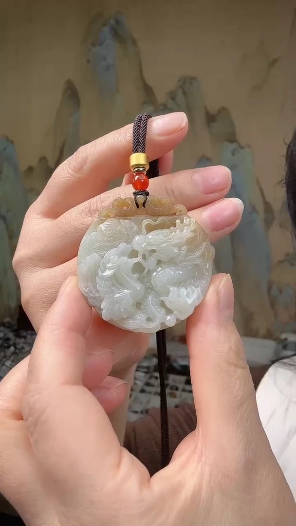 颈饰未镶嵌和田玉.