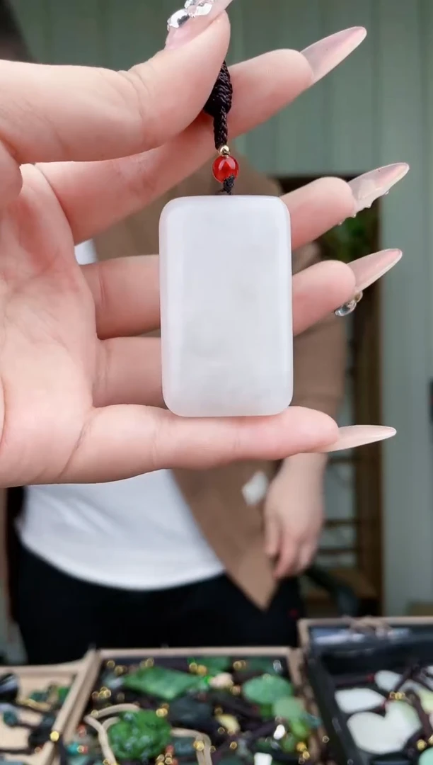 【闪购商品】和田玉挂件未镶嵌拍一发一，多样性发货！