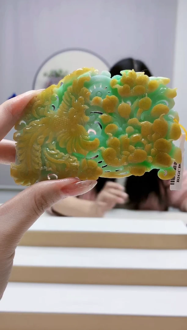 未镶嵌定制翡翠4812jw-毛货挂件80赠底座