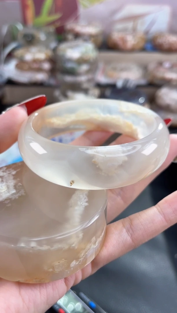 未镶嵌手镯石英质玉62