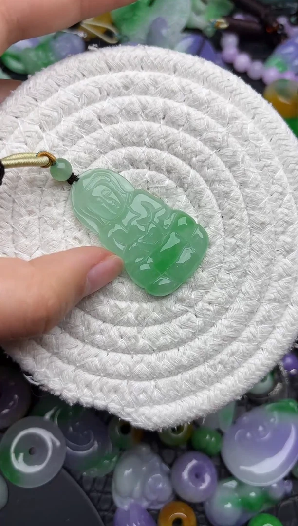 颈饰未镶嵌翡翠缅甸翡翠吊坠