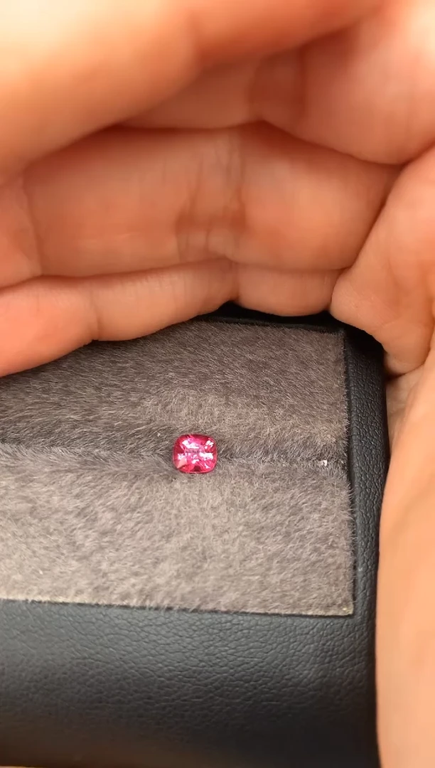 定制尖晶石裸石未镶嵌枕型 高色色调 0.75ct