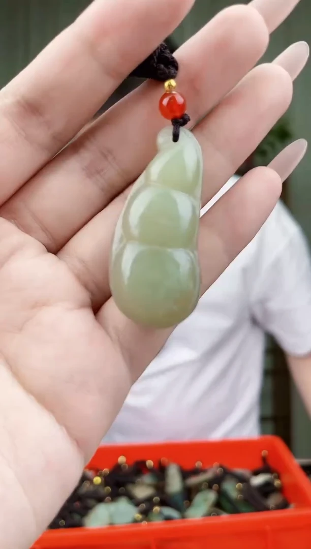 和田玉未镶嵌挂件拍一发一，多样性发货！