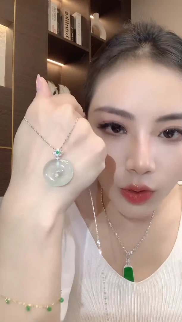 吊坠(不含链)18K金镶嵌翡翠A37