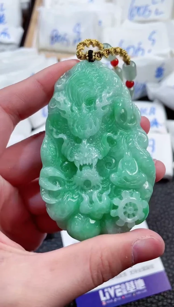 【闪购商品】翡翠颈饰未镶嵌00000327