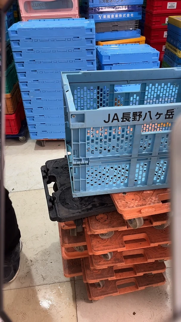 厚款诞***?镂空的箱子一个