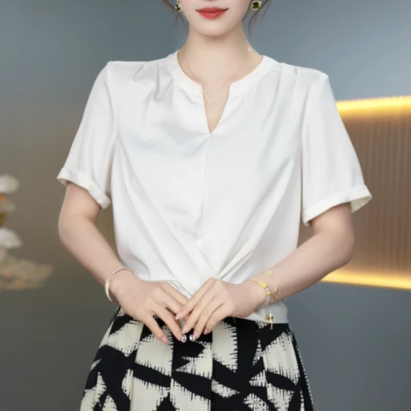 M夏季V领短袖t恤女新款爆款设计感小众时尚气质短款上衣女3772A