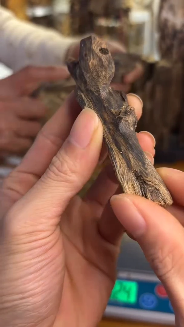 沉香沉香碎屑金沙叶品种9.7克