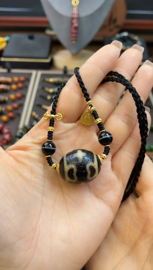 未镶嵌颈饰玛瑙/玉髓美泓精品高油老牙黄十字莲花颈饰