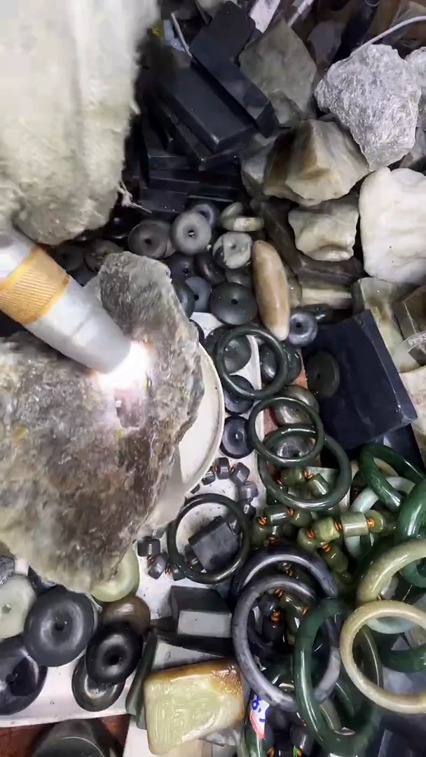 未镶嵌和田玉珠宝半成品毛料