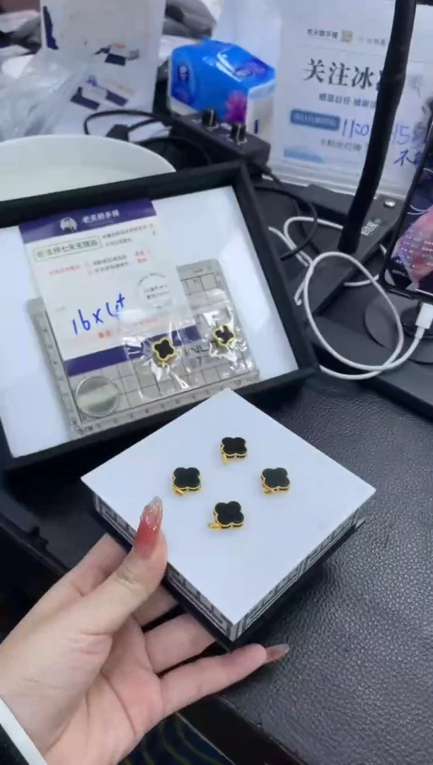 【闪购商品】和田玉挂件银S925镶嵌四叶草FL4配绳/多样性发其一CP