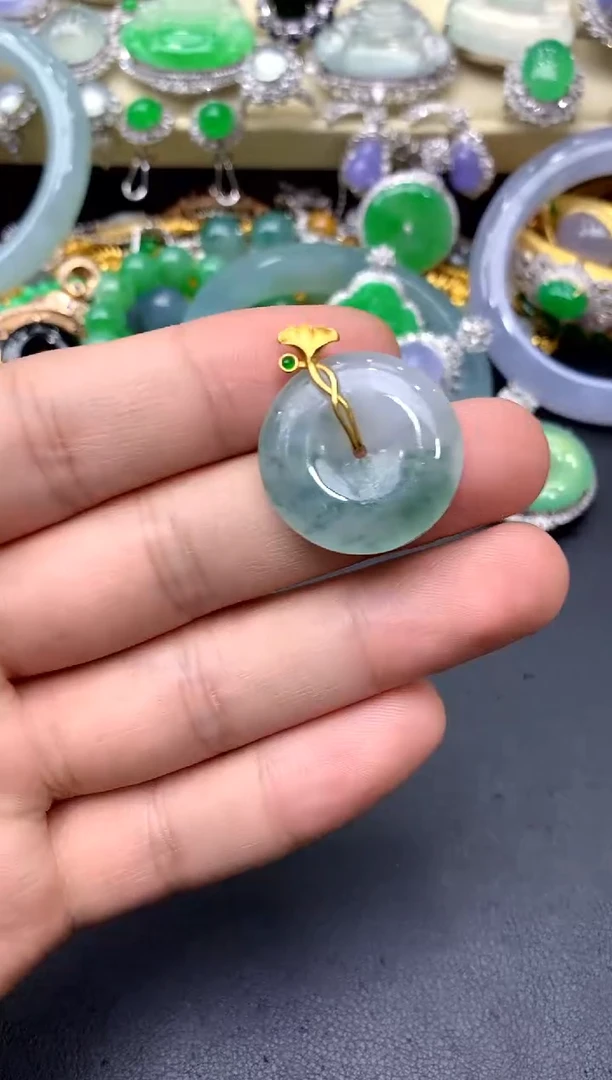 颈饰18K金镶嵌翡翠91 -中国好珍宝