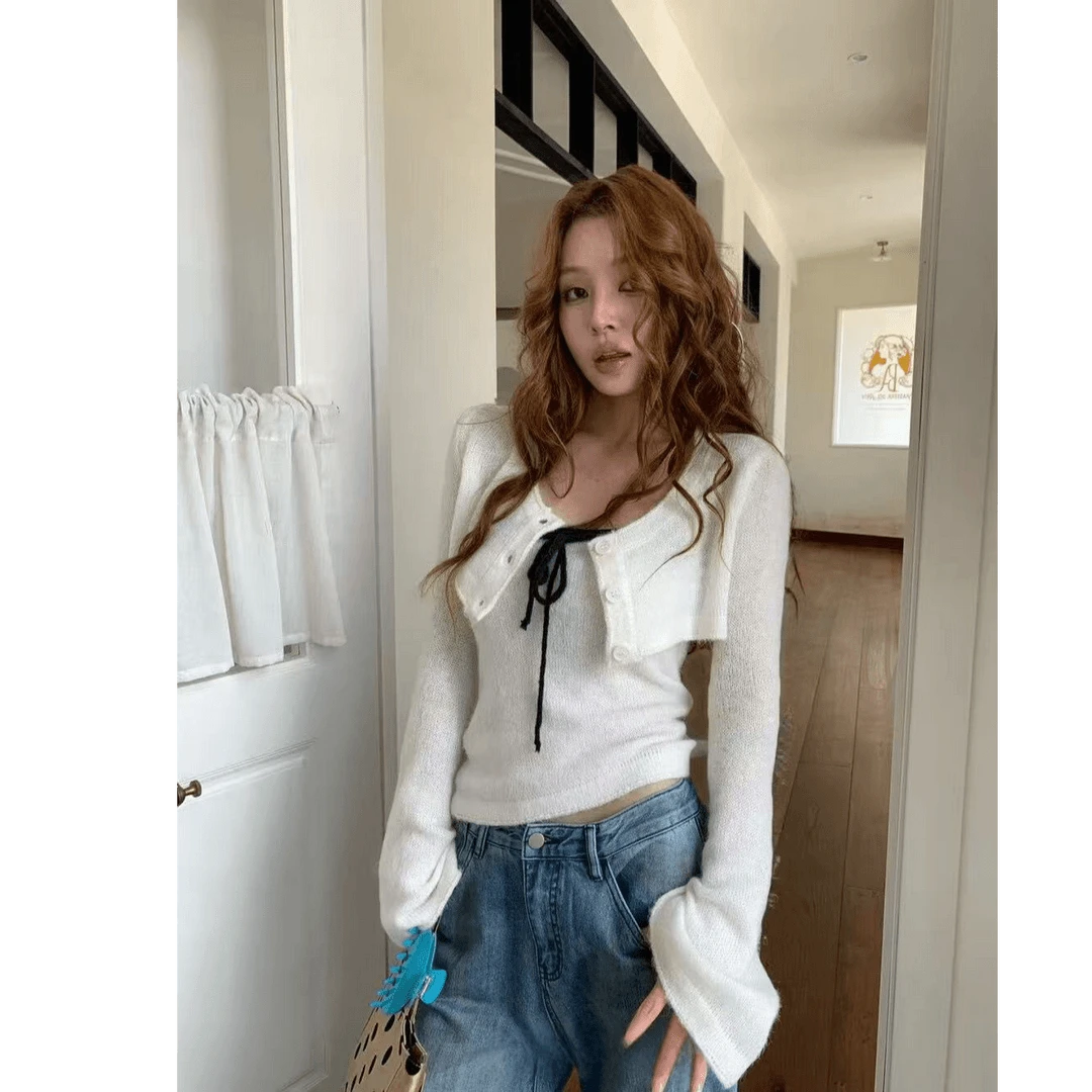 辣妹纯欲系带抹胸小背心女早秋气质超短款喇叭袖针织开衫两件套装