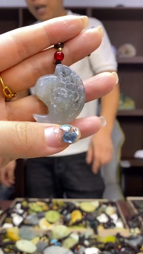 未镶嵌岫玉挂件