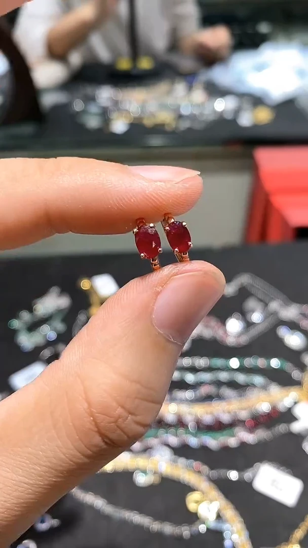 【闪购商品】红宝石耳饰银S925镶嵌耳钉