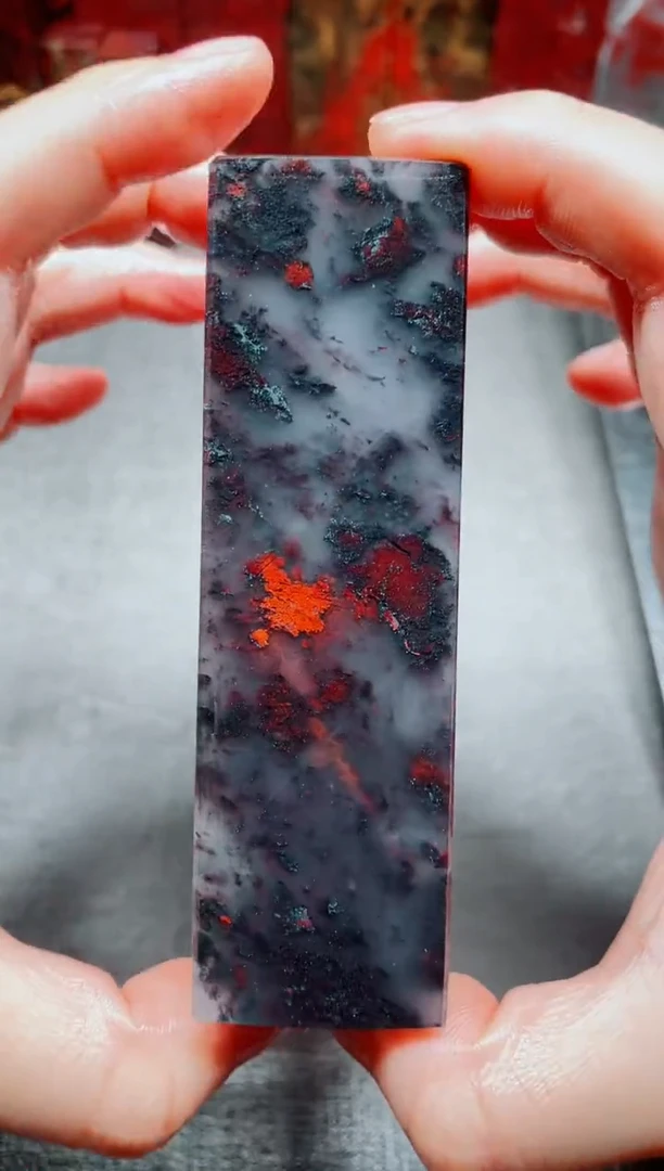 玉寒**人桂林鸡血玉素章3.0左右红27