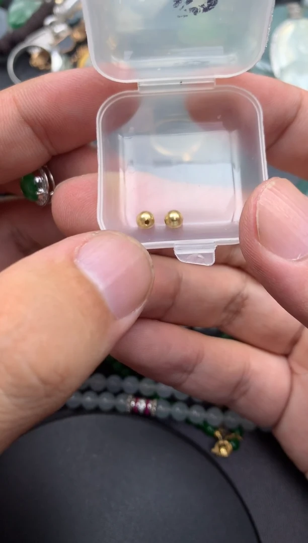 颈饰18K金镶嵌翡翠金珠4MM商品不退不换